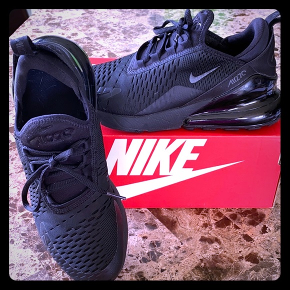 black nike air max size 7